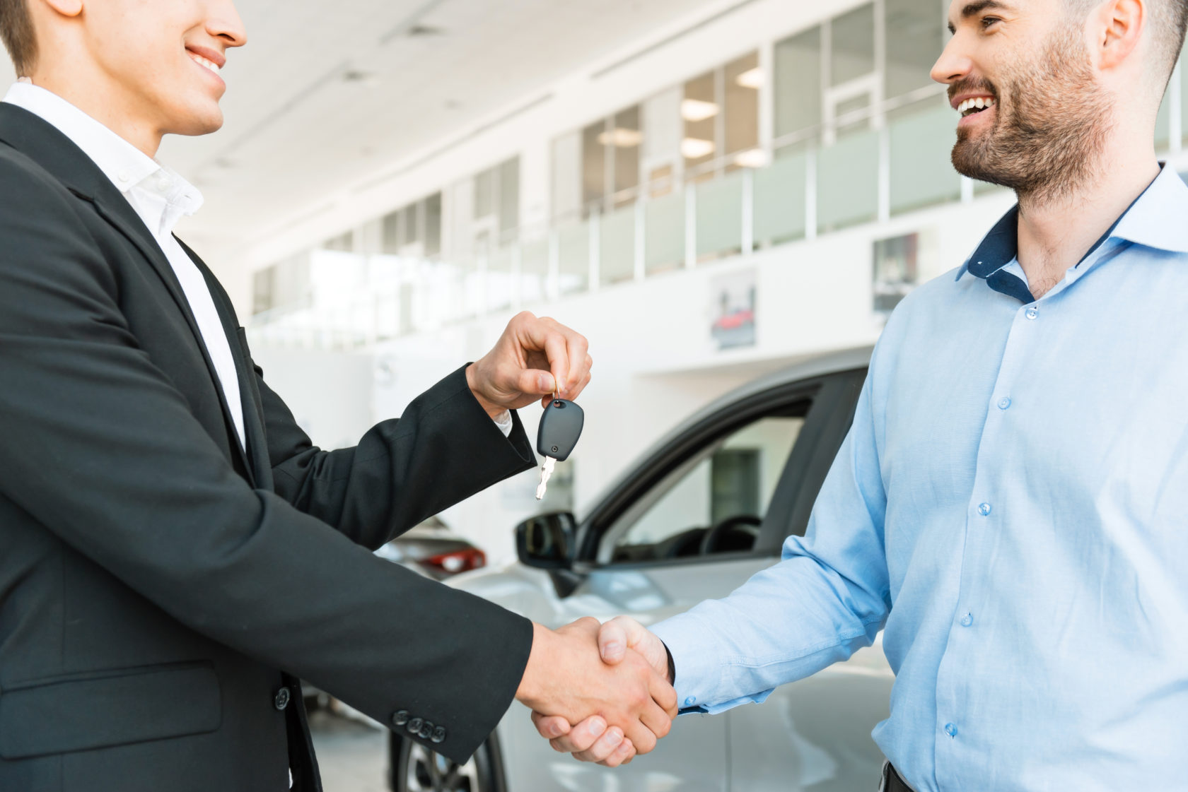 Pros and Cons of Purchasing or Leasing A Car
